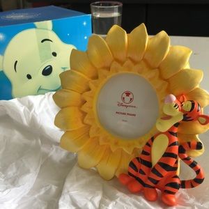 NIB Disney Store Exclusive Tigger Picture Frame